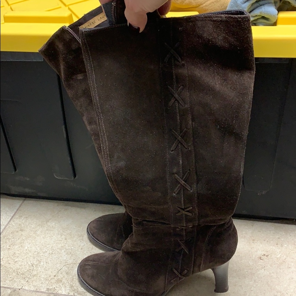 Suede boots